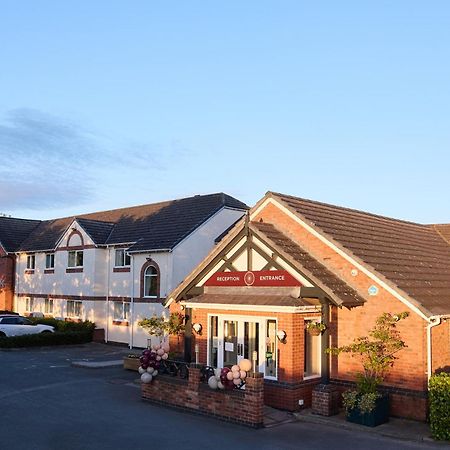 Hotel Wrexham Exteriör bild