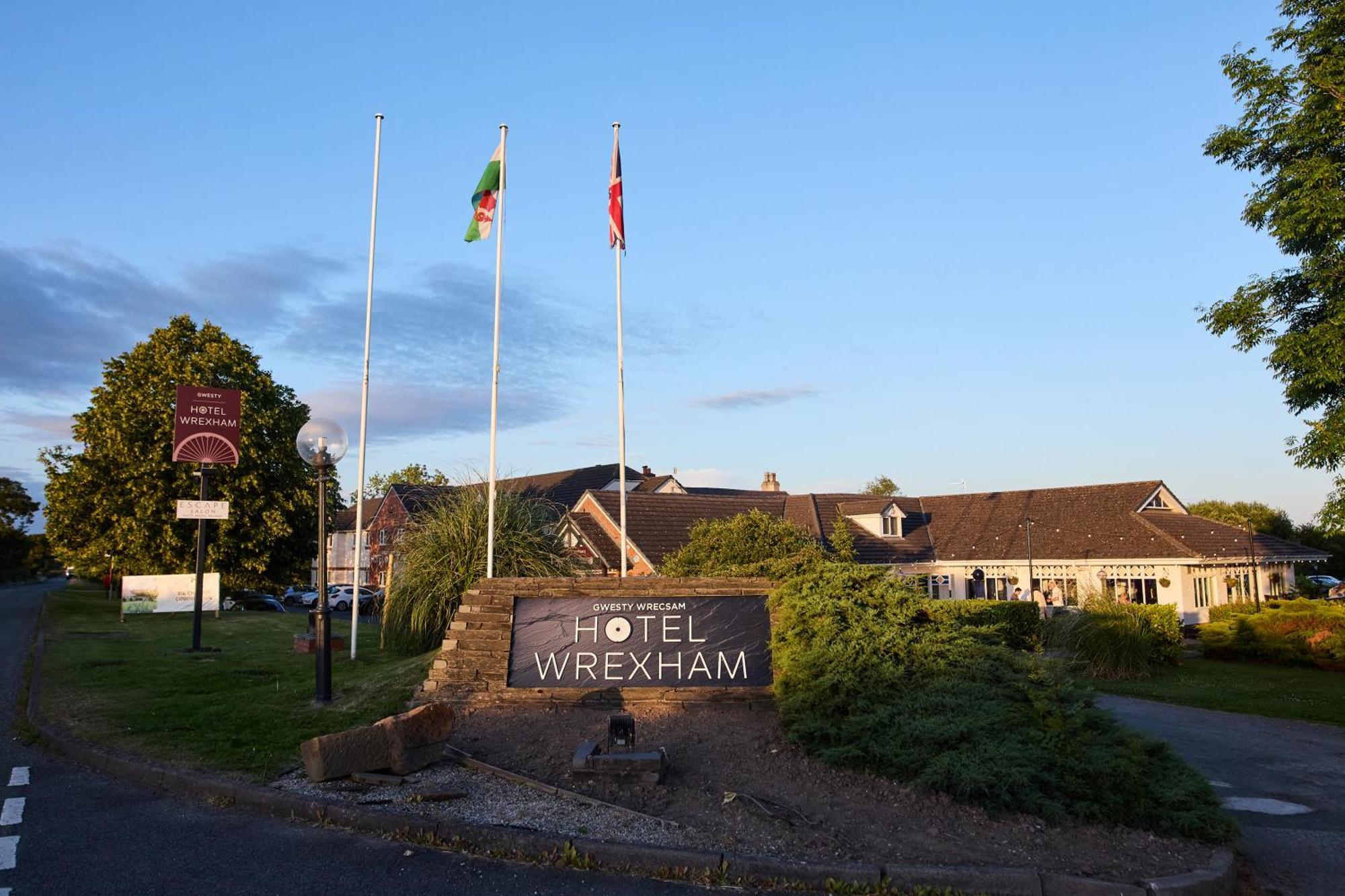 Hotel Wrexham Exteriör bild