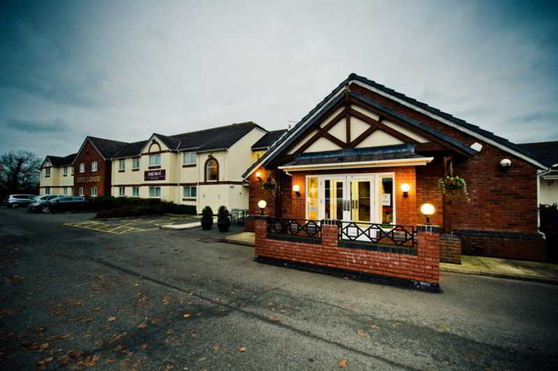 Hotel Wrexham Exteriör bild